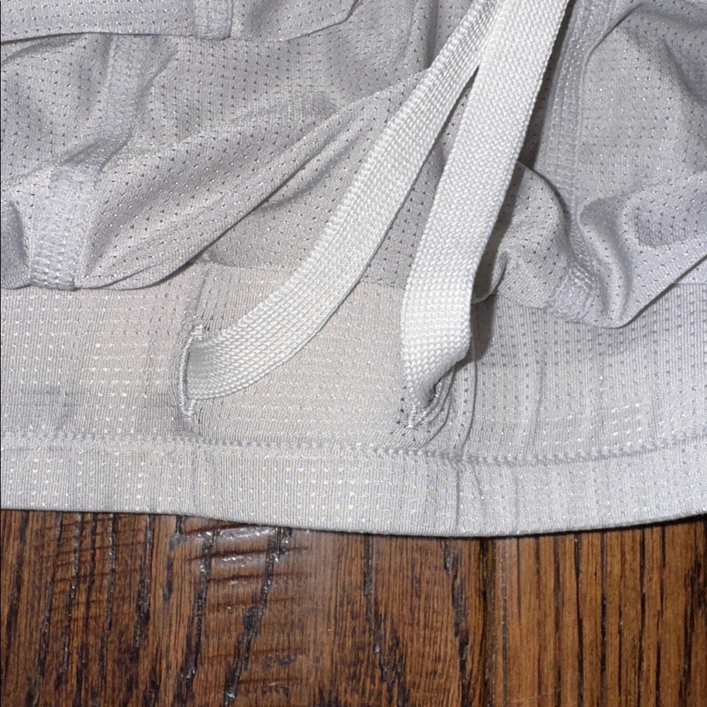 Fabletics Women's White Athletic Shorts Size Large - Picture 5 of 5